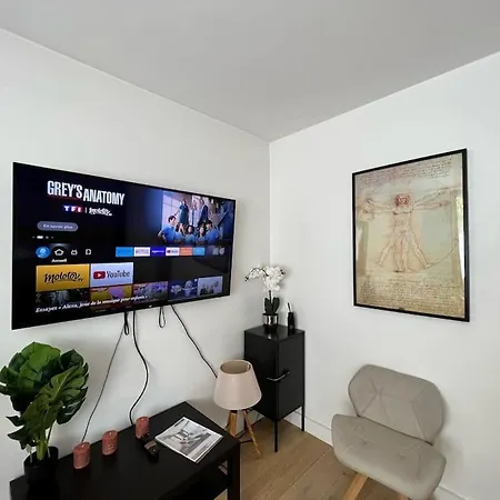 Апартаменты Chic & Confort - La A Proximite - Vivant! Париж